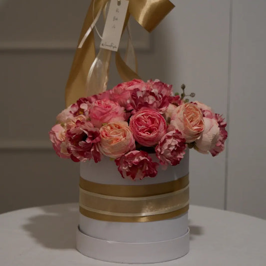 Regalo personalizado con flores y mensaje